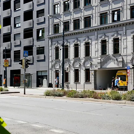 Luxury City-center In - Parking Included *