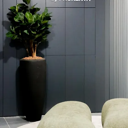 Luxury City-center In - Parking Included