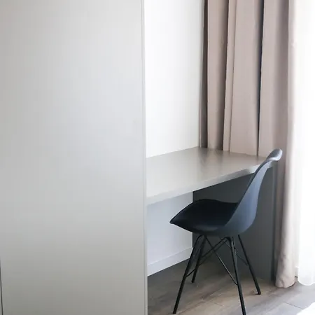 Luxury City-center In - Parking Included * 布拉迪斯拉发