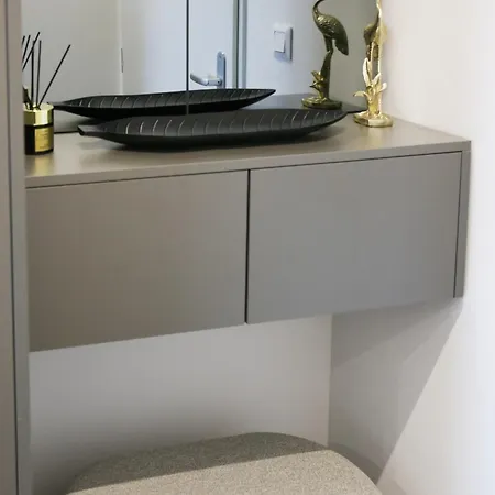 Luxury City-center In - Parking Included * 布拉迪斯拉发