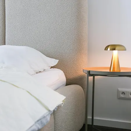 Luxury City-center In - Parking Included Apartmán