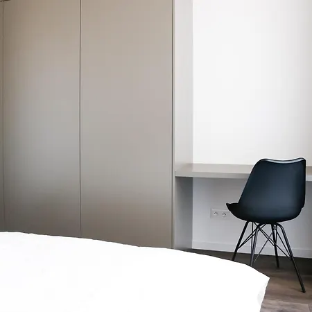 Luxury City-center In - Parking Included Apartment