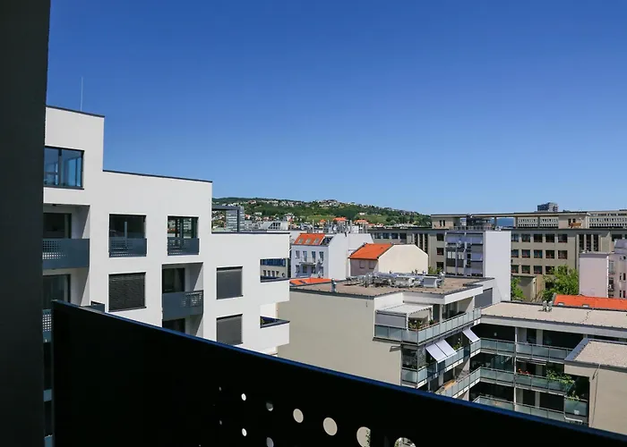 Luxury City-center In - Parking Included Lägenhet *