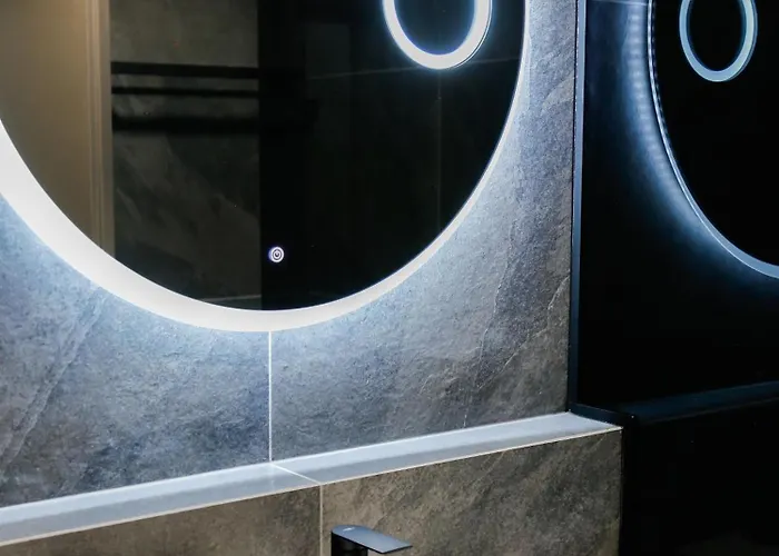 Luxury City-center In - Parking Included * Bratislava