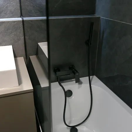 아파트 Luxury City-center In - Parking Included *
