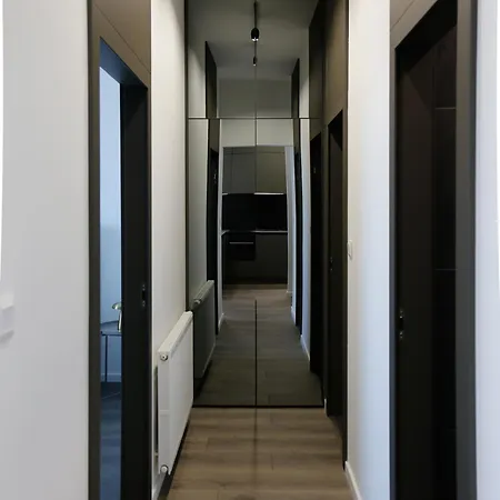 아파트 Luxury City-center In - Parking Included *